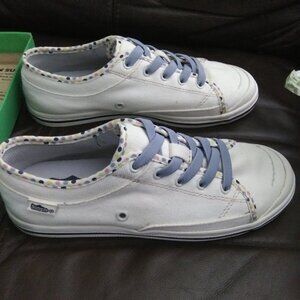 Simple Brand White Shoes Elastic Lace Women's Size 5 NIB